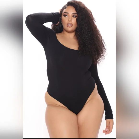 Sleek Black Fitted Bodysuit with Long Sleeves - Picture 5 of 13